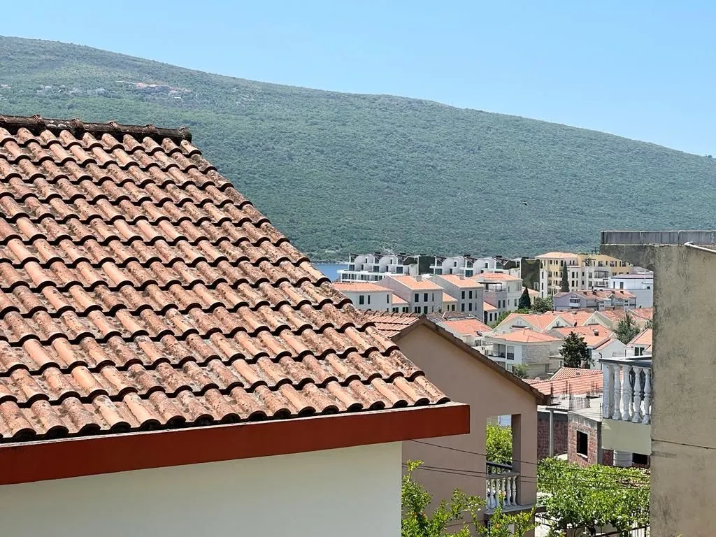 Prodaja, dvosoban stan, 88m², Đenovići, Herceg Novi