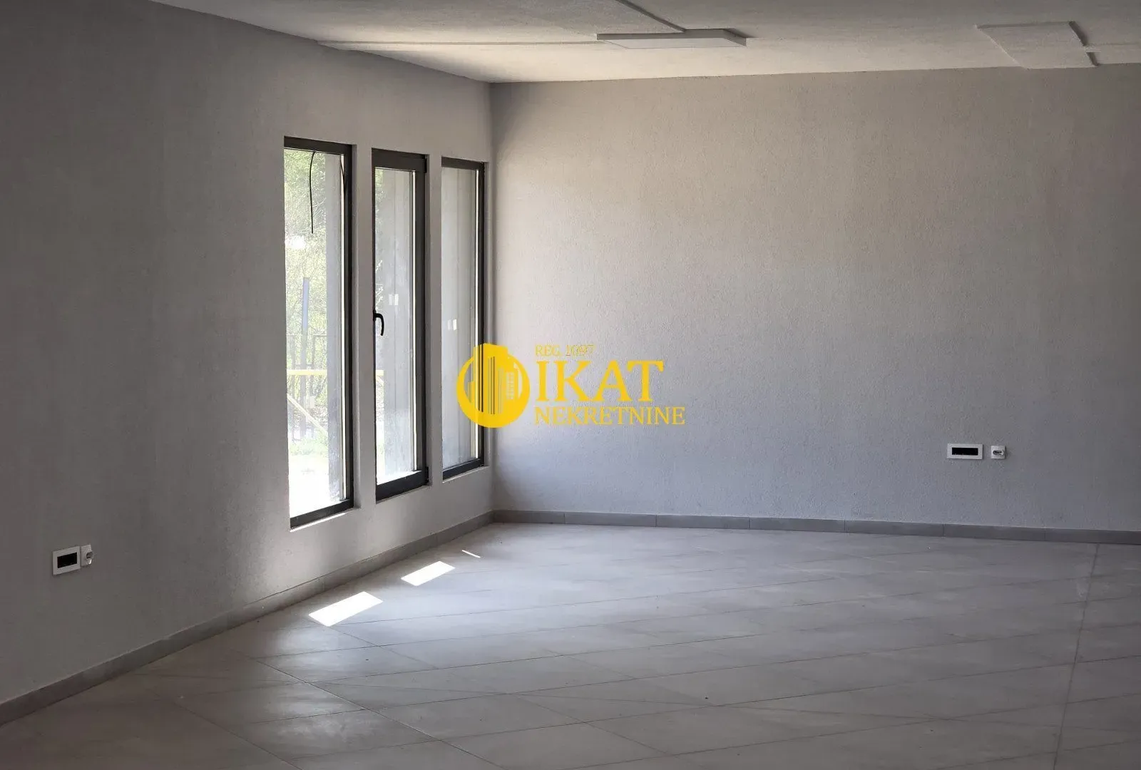 Sale, office space, 552m², Kosjerić, Srbija