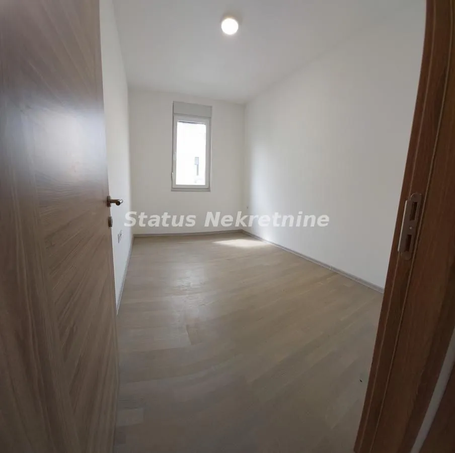 Prodaja, trosoban stan, 78m², Petrovaradin, Novi Sad