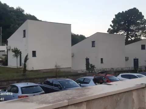 Izdavanje, jednosoban stan, 49m², Bečići, Budva - image 13