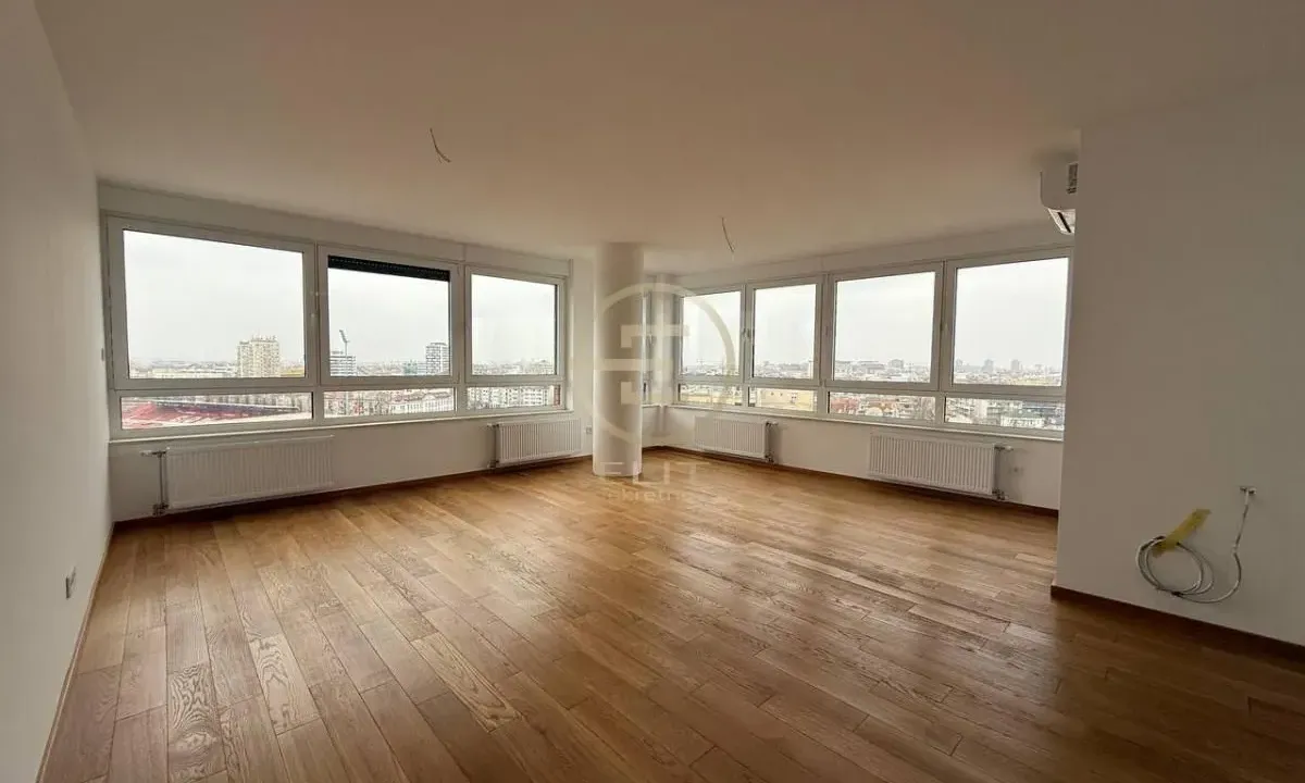 Izdavanje, poslovni prostor, 117m², Centar, Novi Sad