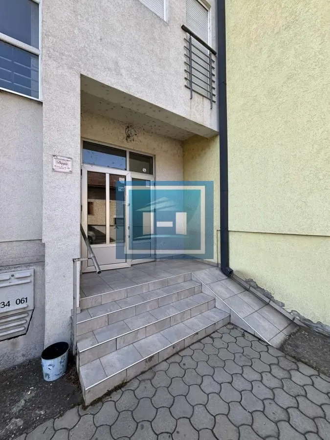 Izdavanje, trosoban stan, 79m², Centar, Jagodina