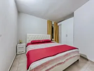 Izdavanje, dvosoban stan, 56m², Lazi, Budva - image 5