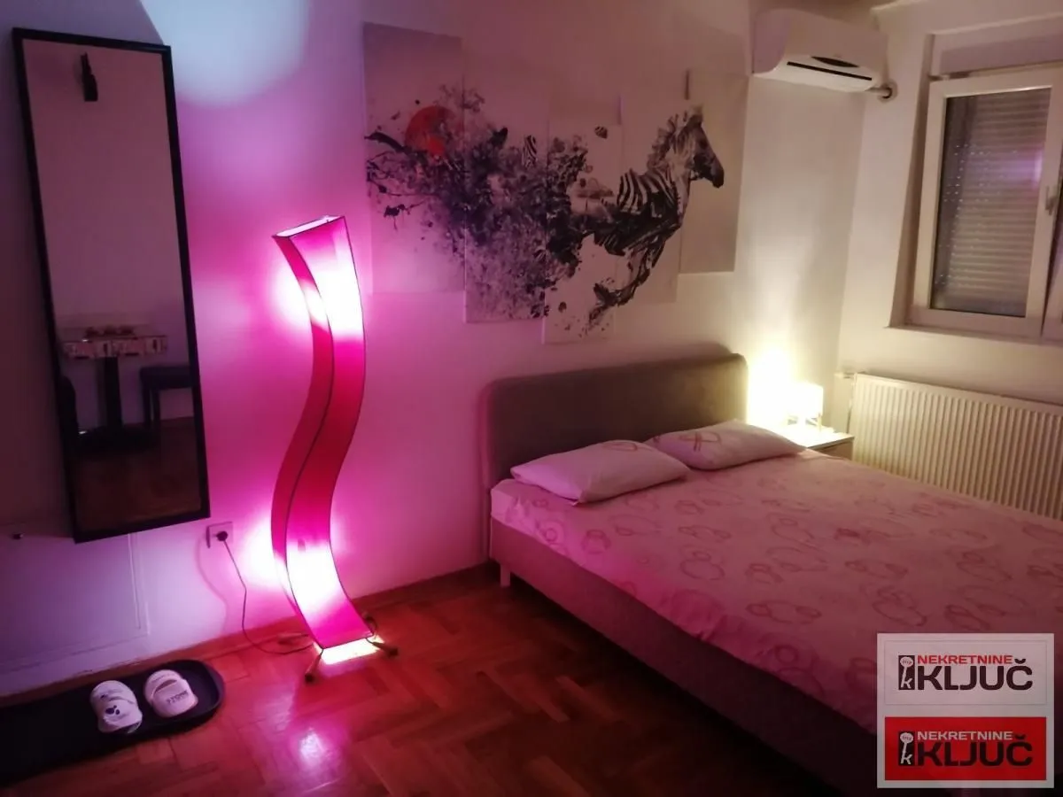 Izdavanje, garsonjera, 27m², Centar, Novi Sad