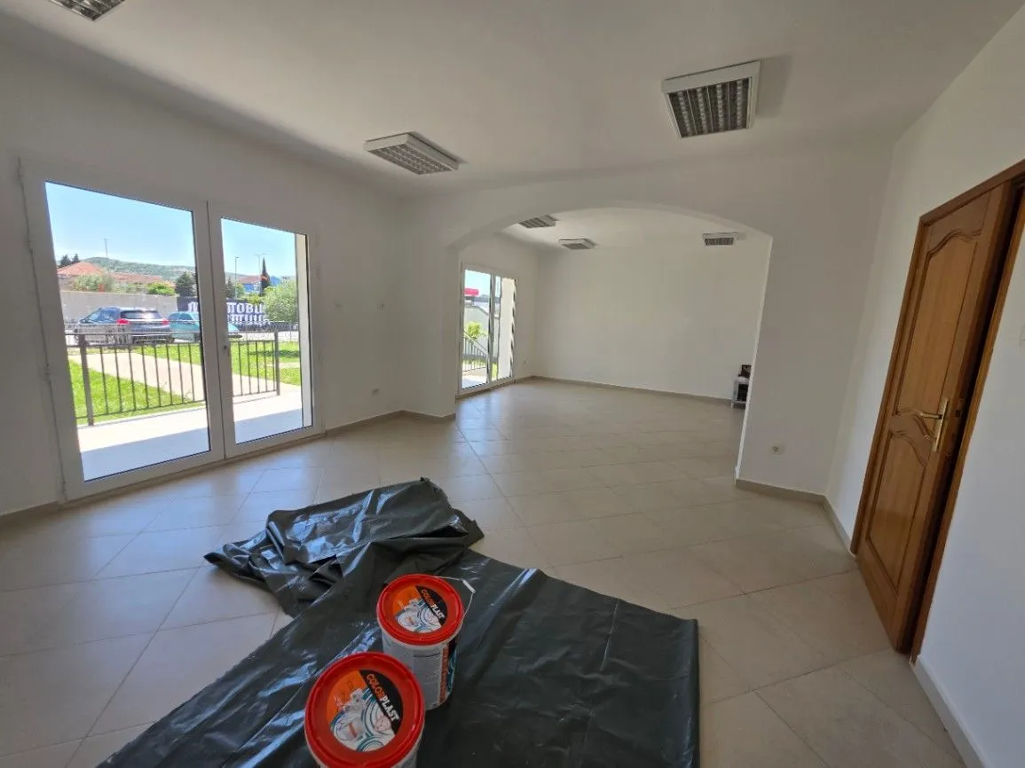 Rent, office space, 90m², Zlatica, Podgorica