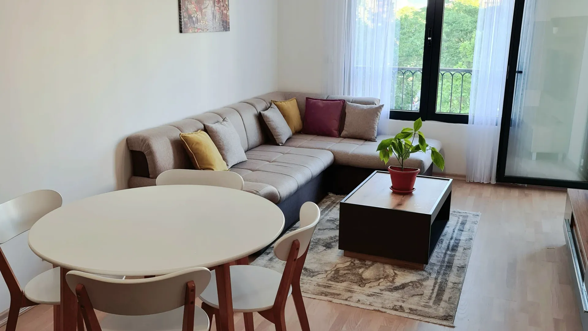 Izdavanje, dvosoban stan, 45m², Pobrežje, Podgorica