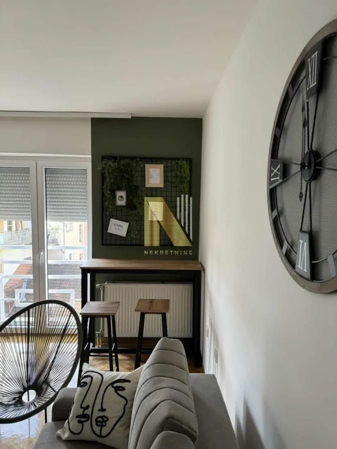 Izdavanje, garsonjera, 28m², Centar, Novi Sad