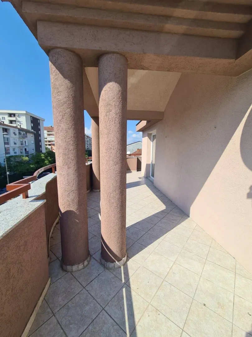 Rent, four bedroom apartment, 150m², Stari Aerodrom, Podgorica