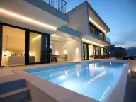 Izdavanje, kuća, 676m², Đuraševići, Tivat - image 35