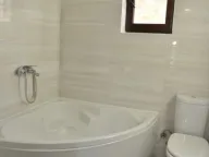 Izdavanje, četvorosoban stan, 208m², Tivat, Crna Gora - image 9