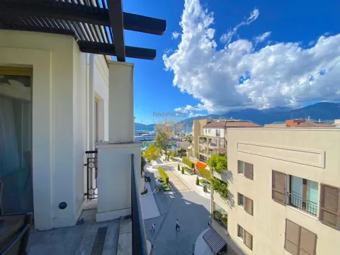 Prodaja, jednosoban stan, 77m², Tivat, Crna Gora