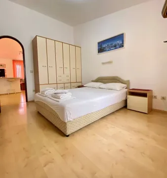 Izdavanje, dvosoban stan, 80m², Gospoština, Budva - image 6