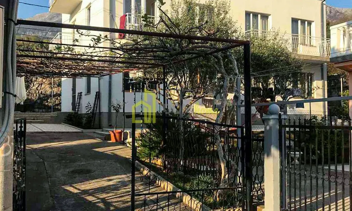 Prodaja, kuća, 300m², Dobre Vode, Bar