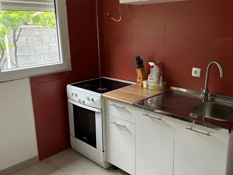 Izdavanje, garsonjera, 30m², Murtovina, Podgorica - image 4