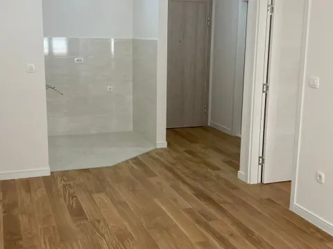 Rent, one bedroom apartment, 40m², Central Point, Podgorica - image 2