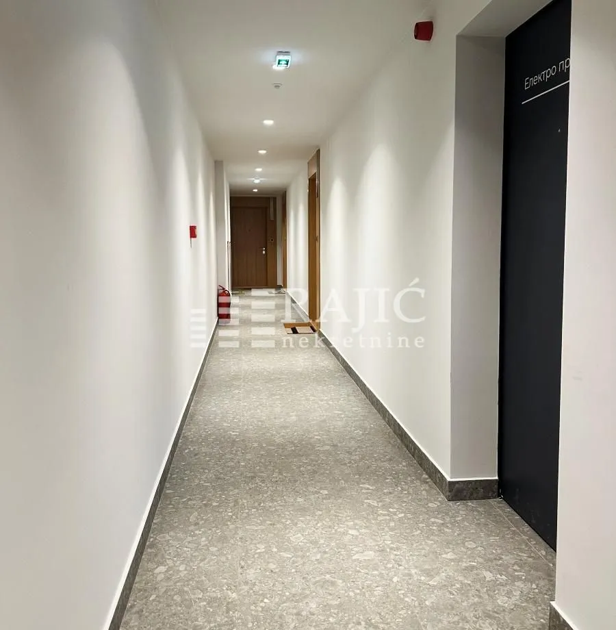 Prodaja, četvorosoban stan, 89m², Čukarica, Beograd