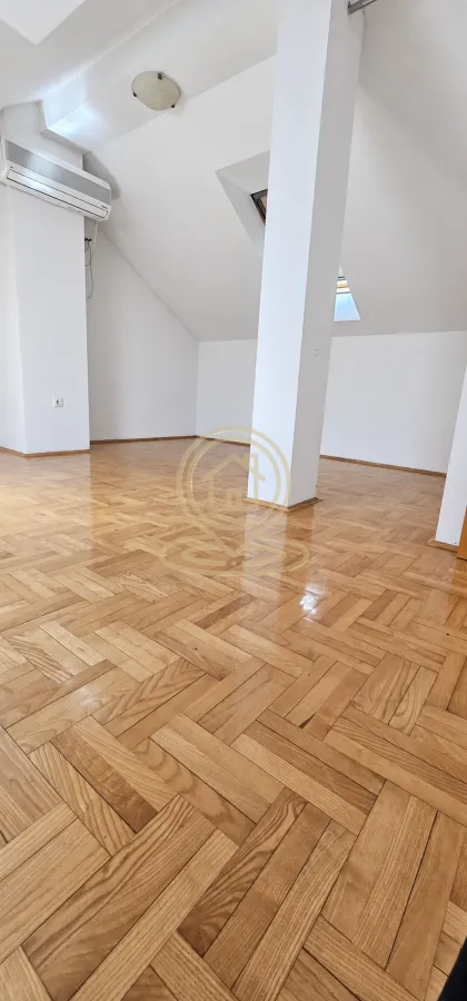 Prodaja, trosoban stan, 83m², Grbavica, Novi Sad Sve Podlokacije