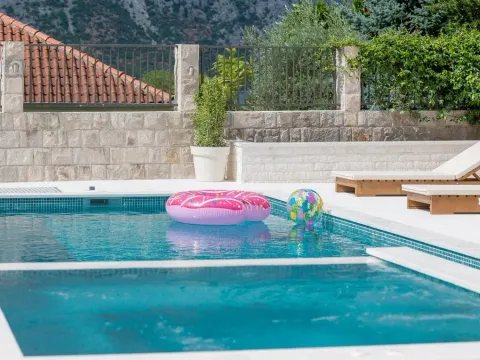 Sale, house, 240m², Stoliv, Kotor - image 16