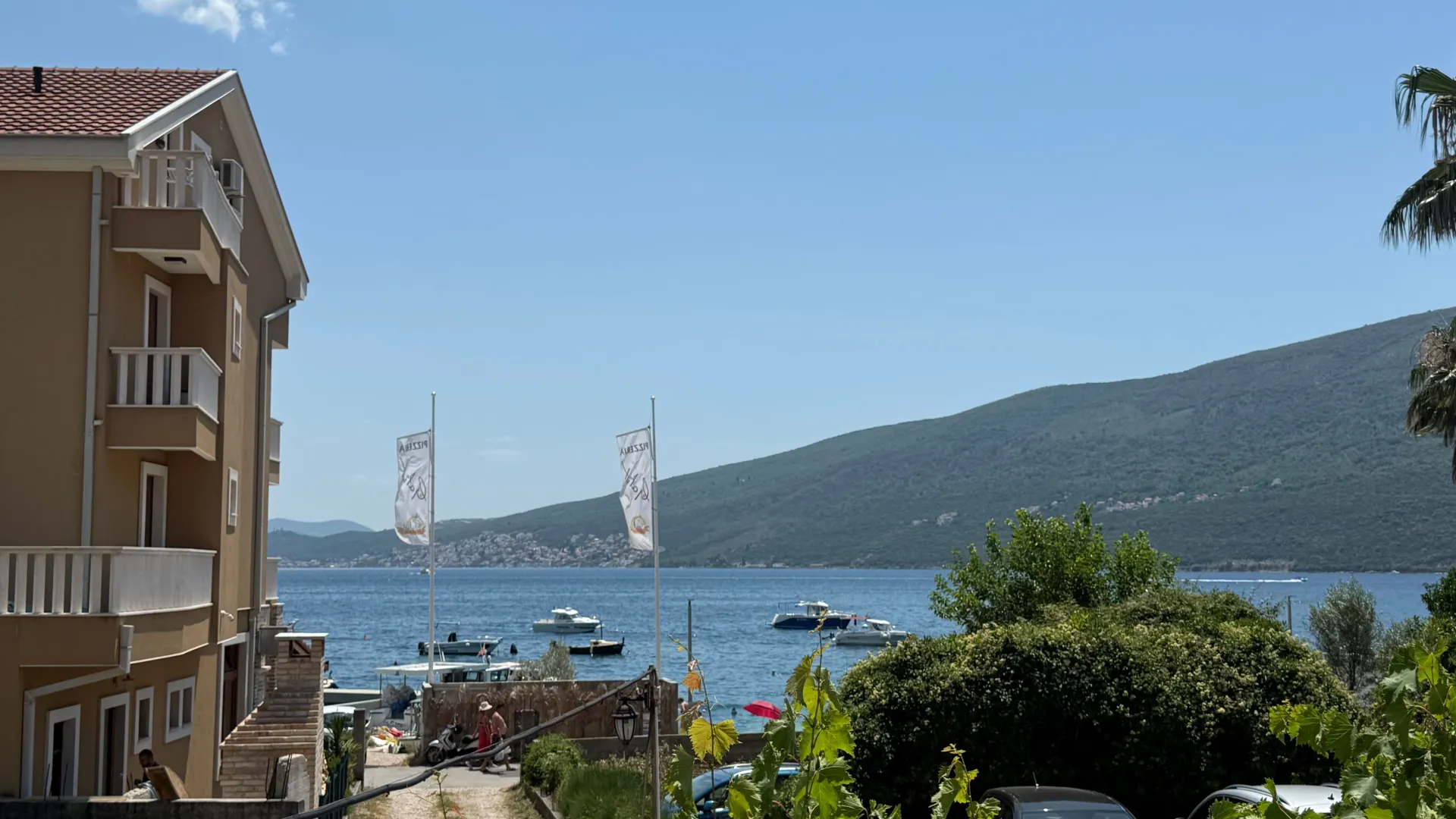 Izdavanje, jednosoban stan, 27m², Đenovići, Herceg Novi