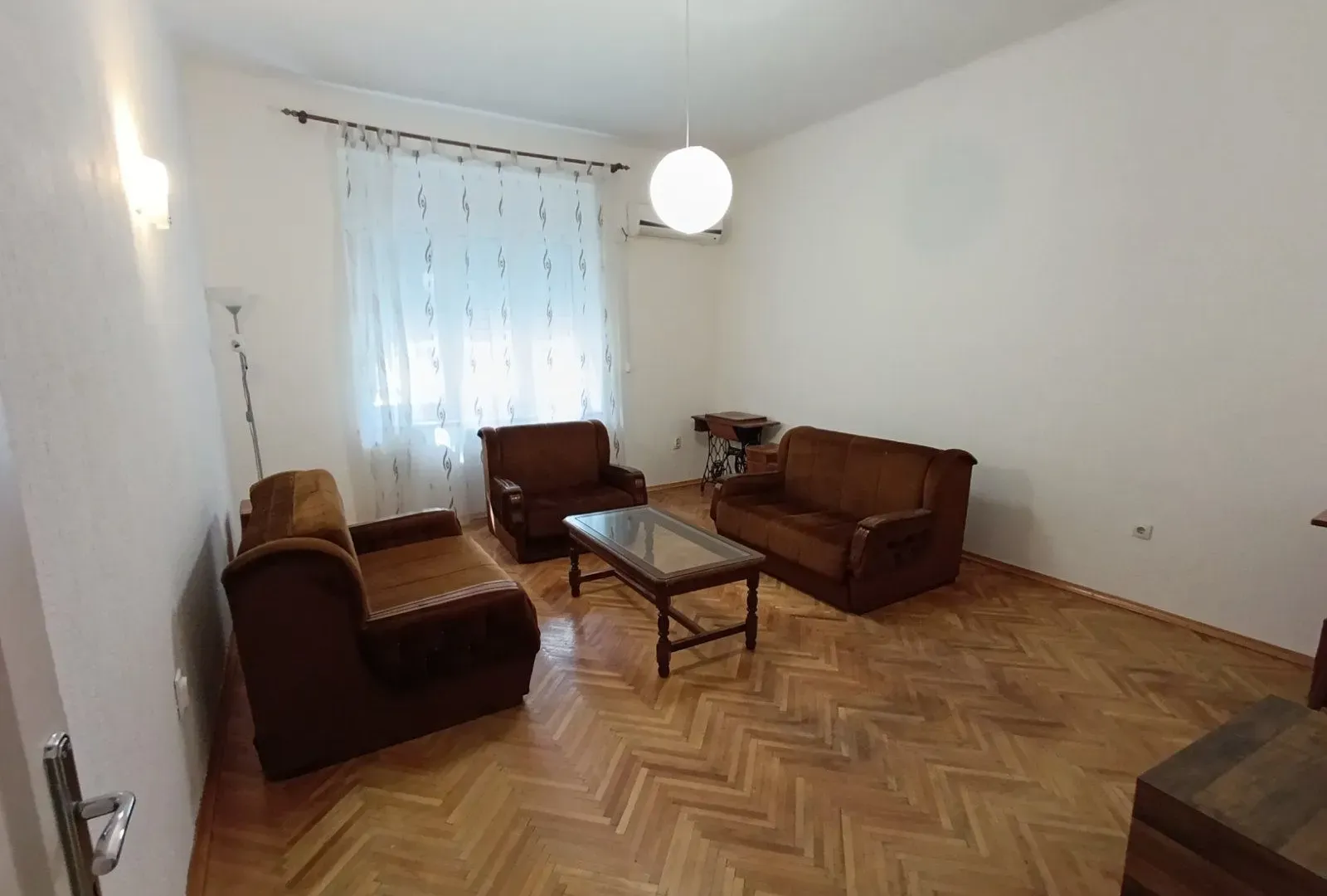Izdavanje, jednosoban stan, 68m², Centar, Podgorica