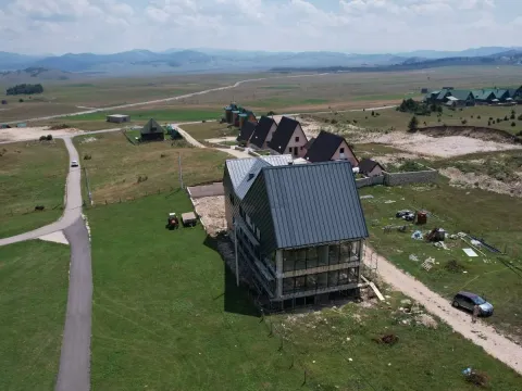 Prodaja, jednosoban stan, 32m², Žabljak, Crna Gora - image 14