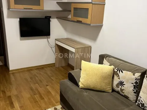 Izdavanje, trosoban stan, 78m², Banjica, Voždovac Sve Podlokacije - image 8