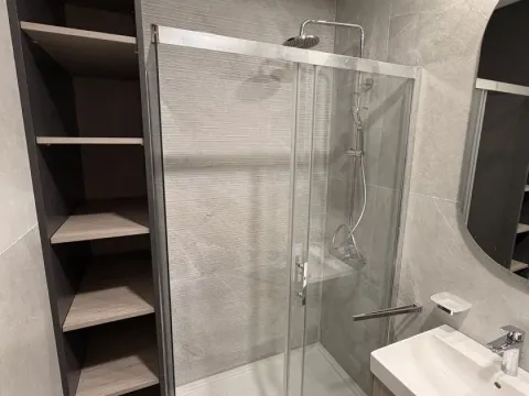 Izdavanje, jednosoban stan, 47m², Central Point, Podgorica - image 10