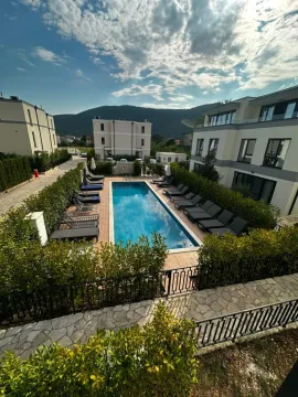 Izdavanje, kuća, 165m², Lastva Grbaljska, Kotor - image 2