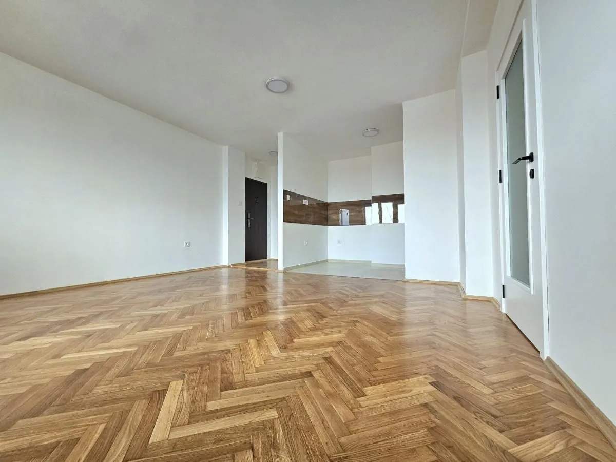 Prodaja, trosoban stan, 64m², Bulevar Oslobodjenja, Novi Sad Sve Podlokacije