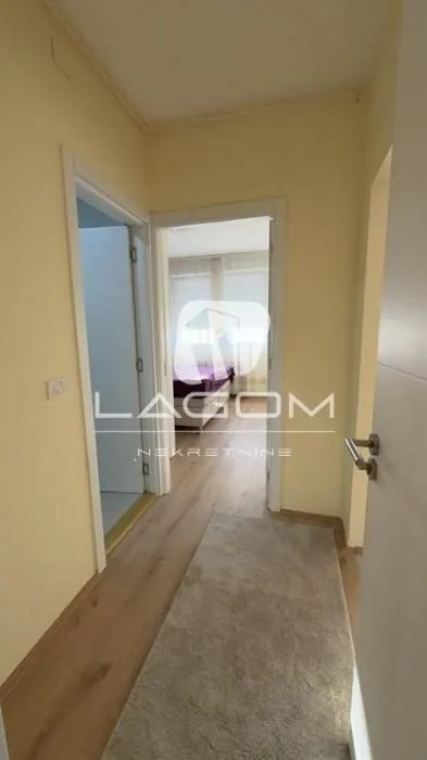 Prodaja, trosoban stan, 64m², Zemun Save Kovačevića, Zemun Sve Podlokacije