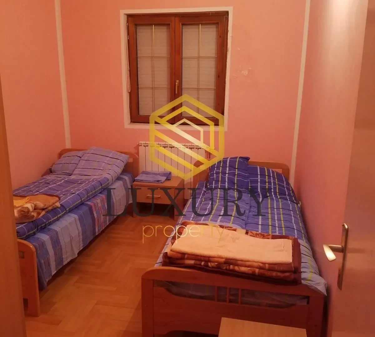 Izdavanje, stan, 140m², Zlatica, Podgorica