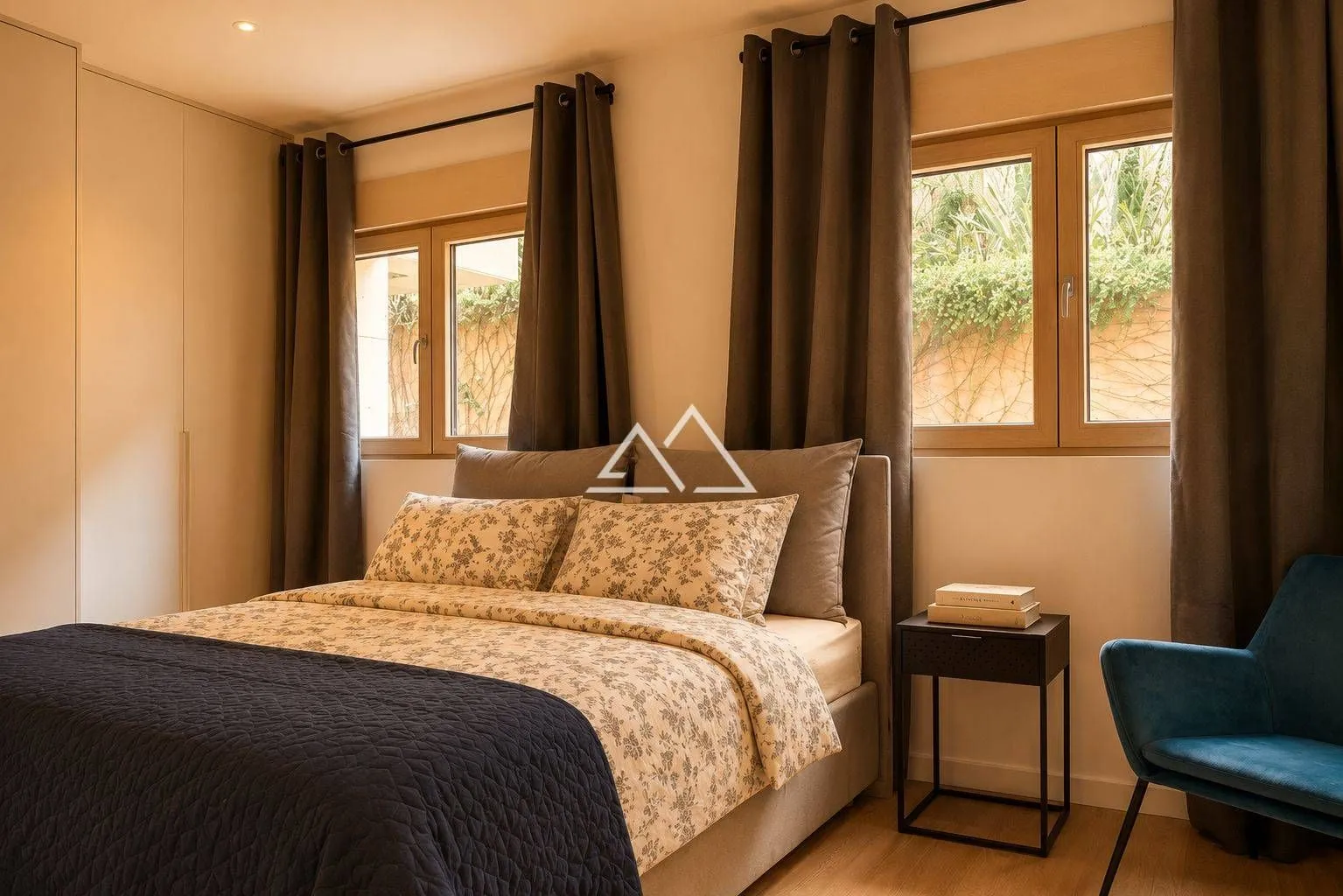 Prodaja, jednosoban stan, 64m², Centar, Kotor
