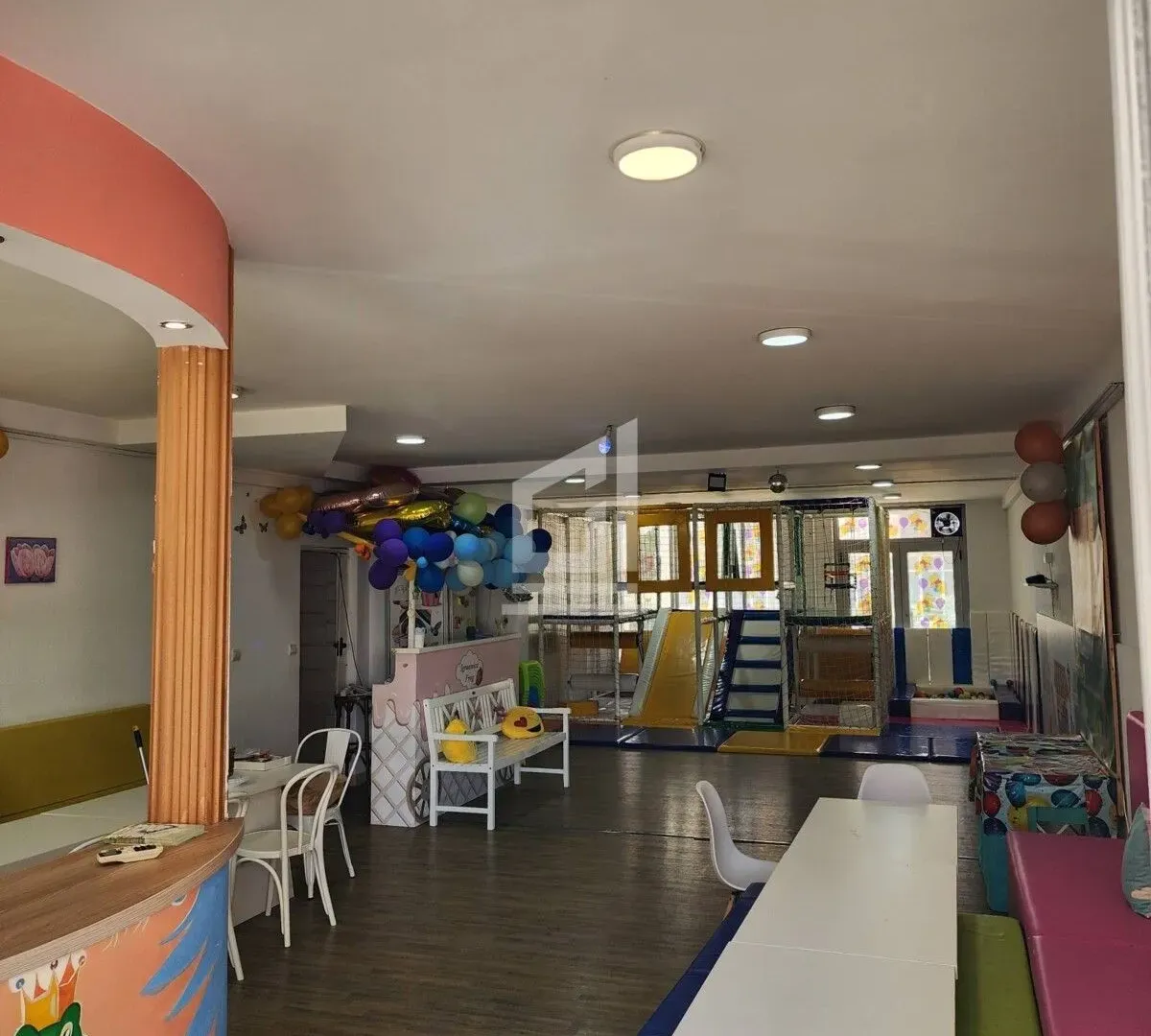 Rent, office space, 87m², Krivi Most, Podgorica