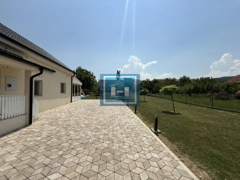 Prodaja, kuća, 200m², Majur, Jagodina - image 10