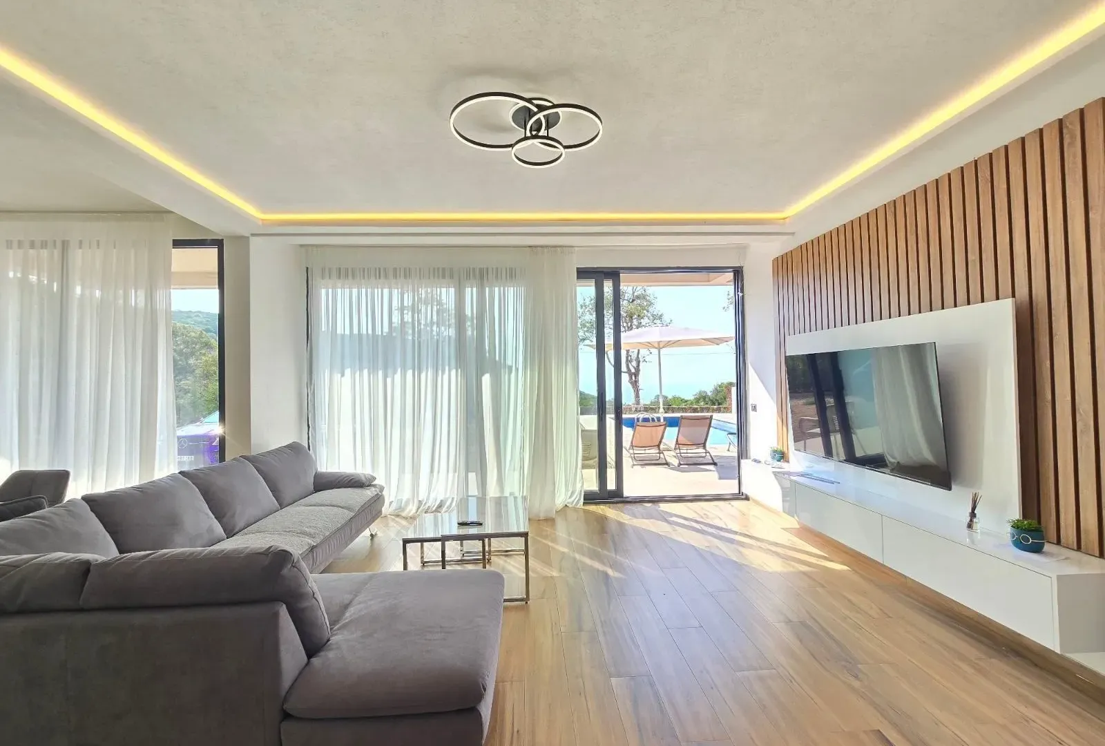 Rent, house, 250m², Višnjevo, Kotor