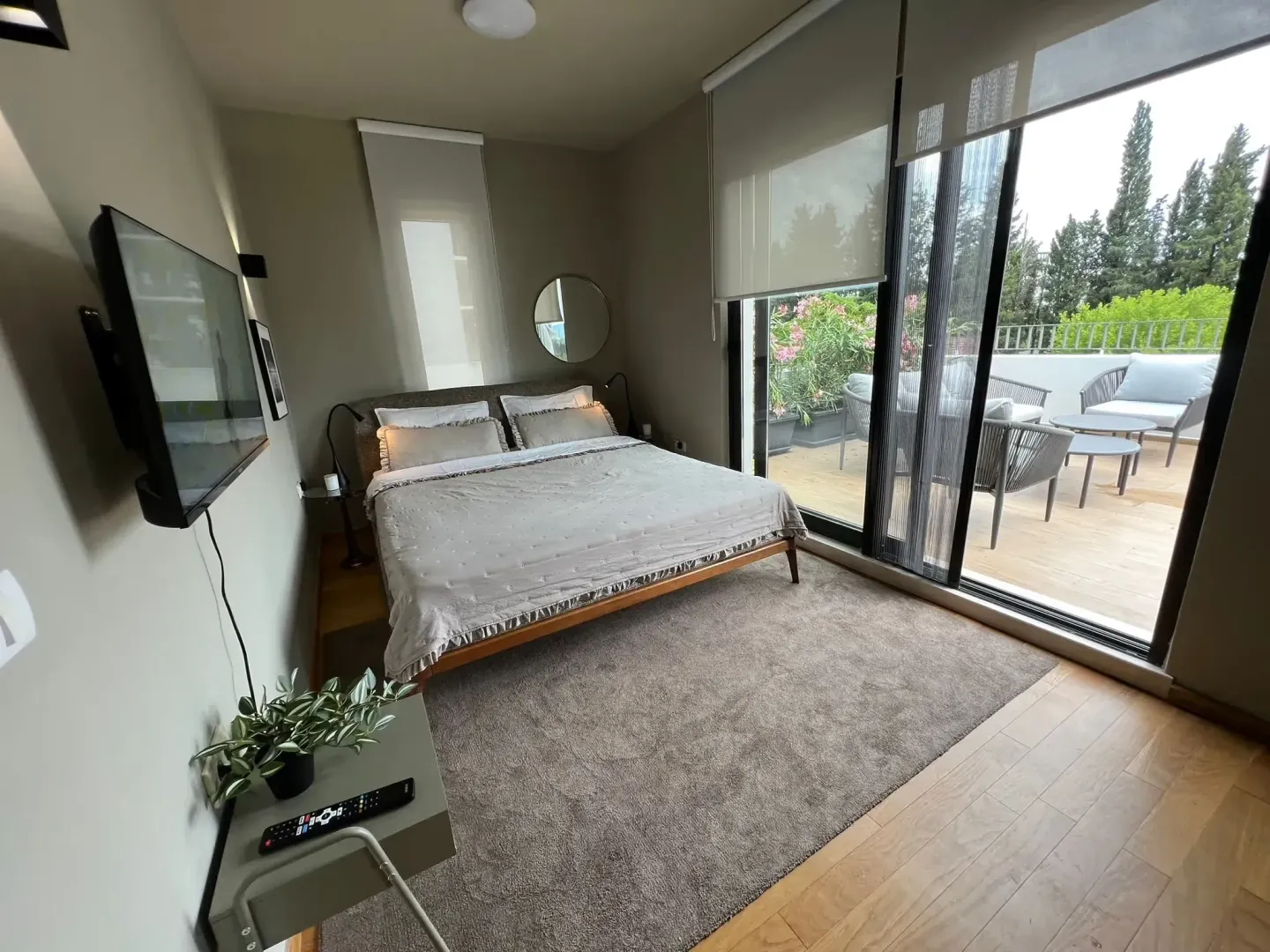 Izdavanje, stan, 141m², Tivat, Crna Gora