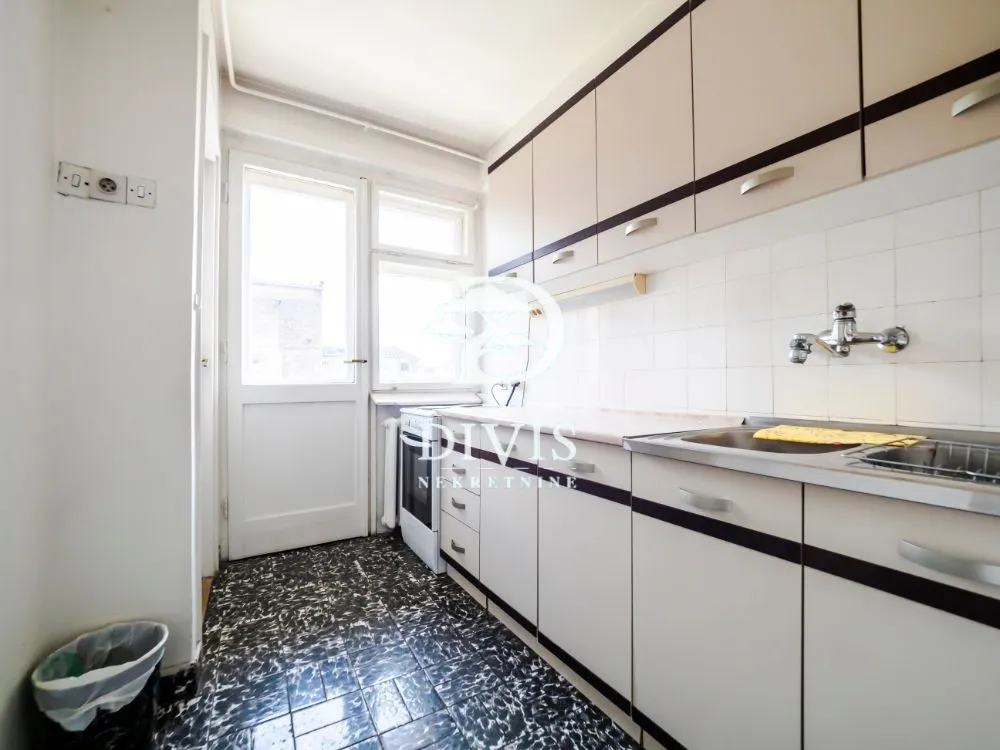 Sale, four bedroom apartment, 85m², Cvetni Trg, Vračar Sve Podlokacije