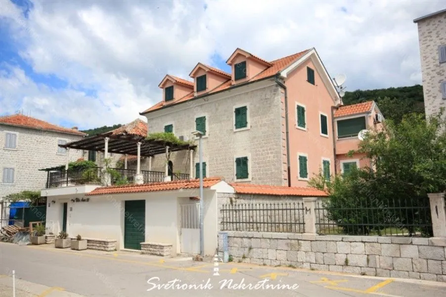 Sale, five bedroom apartment, 230m², Meljine, Herceg Novi