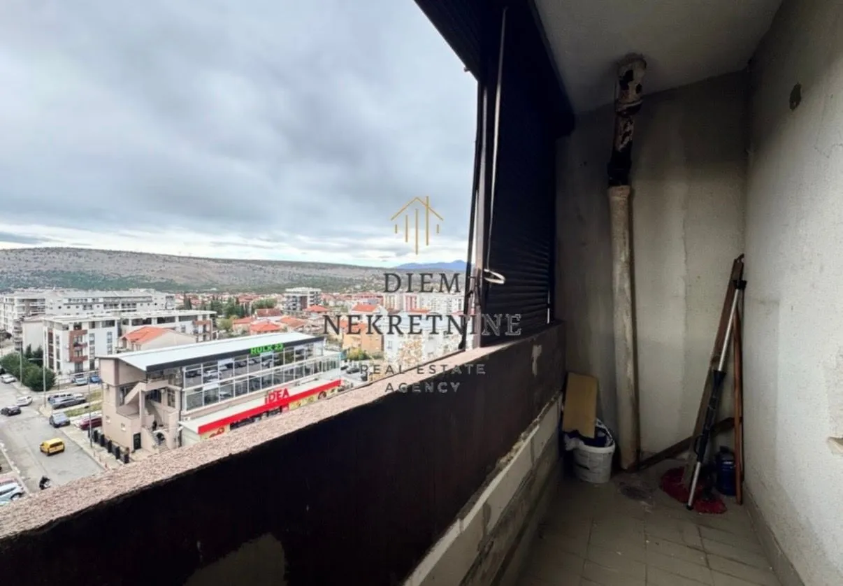 Prodaja, trosoban stan, 96m², Blok 6, Podgorica