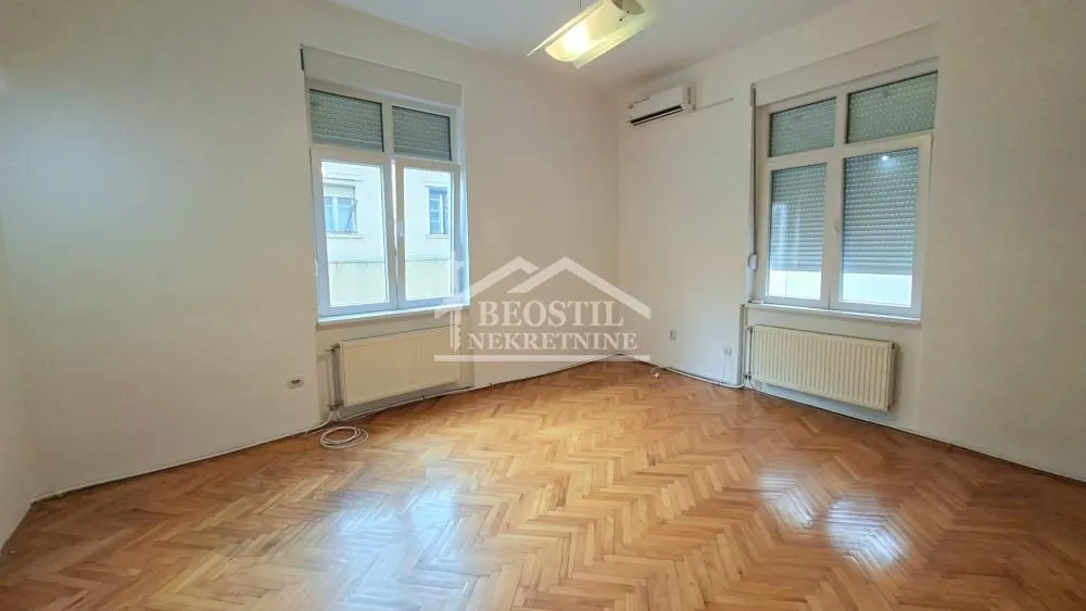 Izdavanje, dvosoban stan, 57m², Đeram Pijaca, Beograd