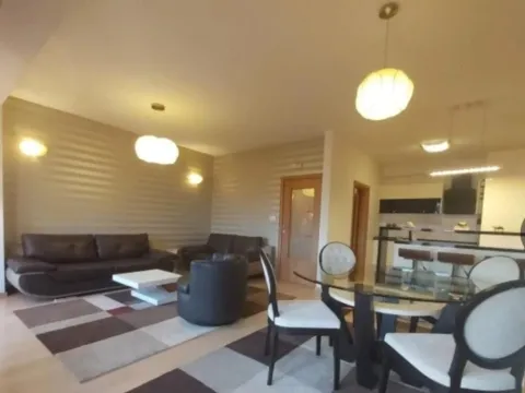 Izdavanje, dvosoban stan, 90m², Centar, Podgorica - image 9