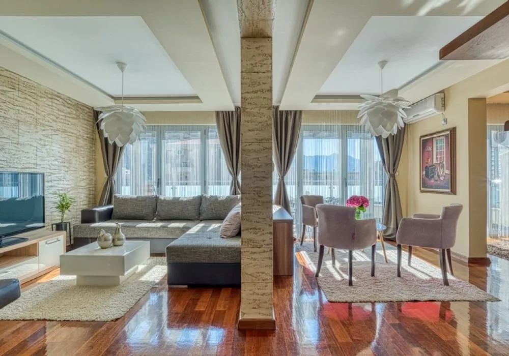 Prodaja, četvorosoban stan, 190m², Rozino, Budva