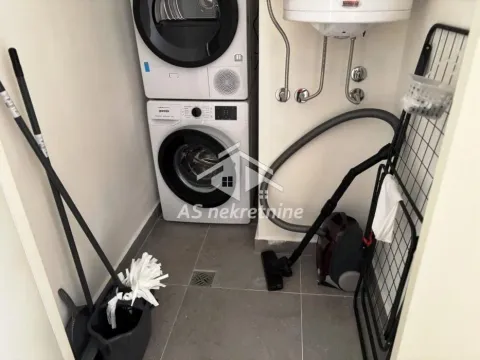 Izdavanje, trosoban stan, 80m², Savski Venac, Beograd - image 13