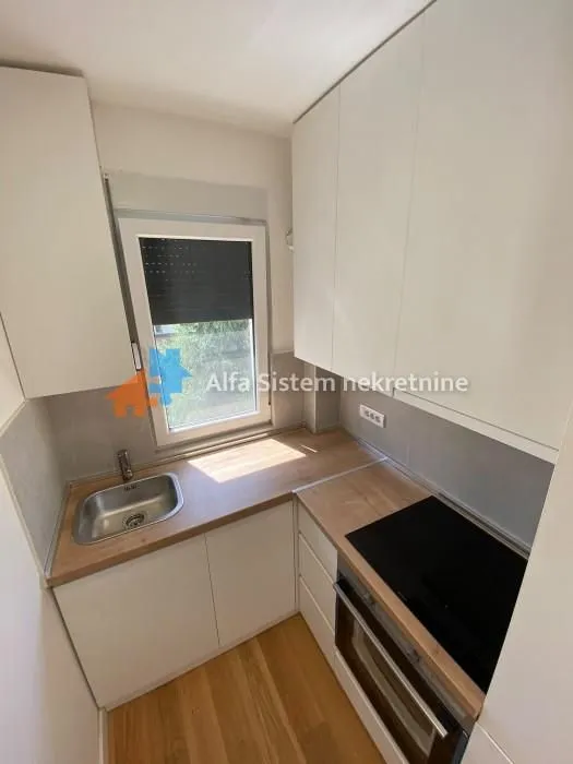 Izdavanje, trosoban stan, 52m², Lekino Brdo, Voždovac Sve Podlokacije
