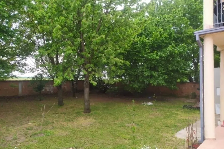 Prodaja, kuća, 389m², Zemun Sve Podlokacije, Beograd