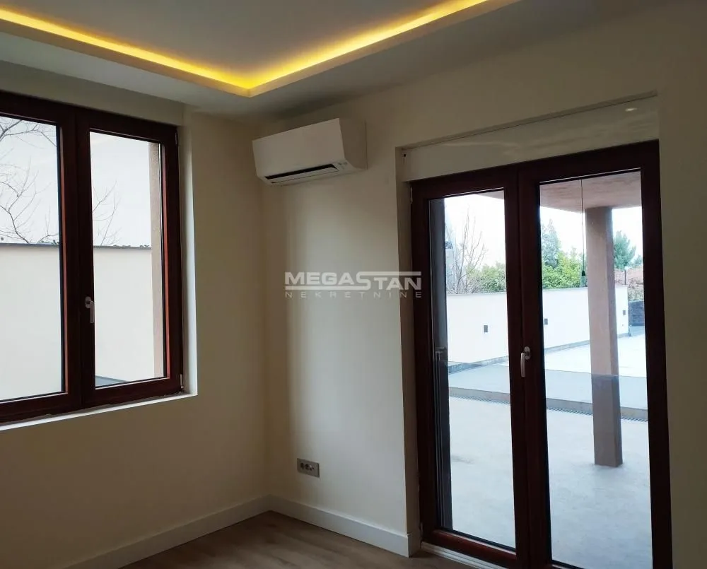 Rent, four bedroom apartment, 156m², Savski Venac, Beograd
