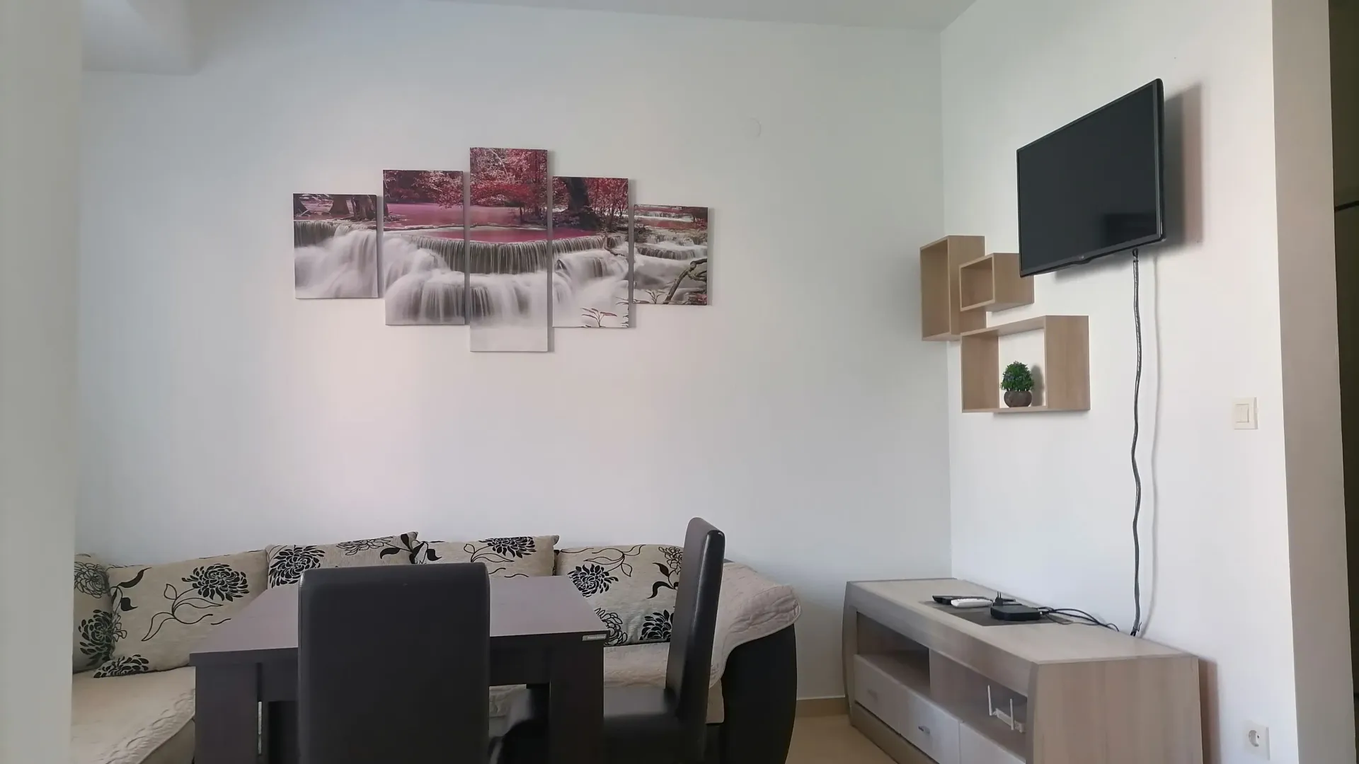 Stan-na-dan, jednosoban stan, 30m², Rozino, Budva
