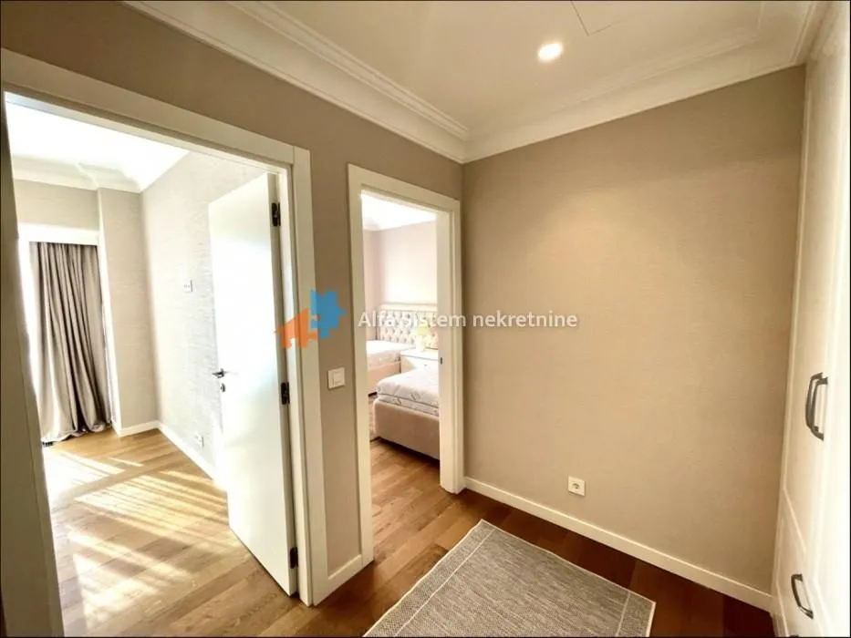 Izdavanje, četvorosoban stan, 123m², Novi Beograd Blok 65, Novi Beograd Sve Podlokacije