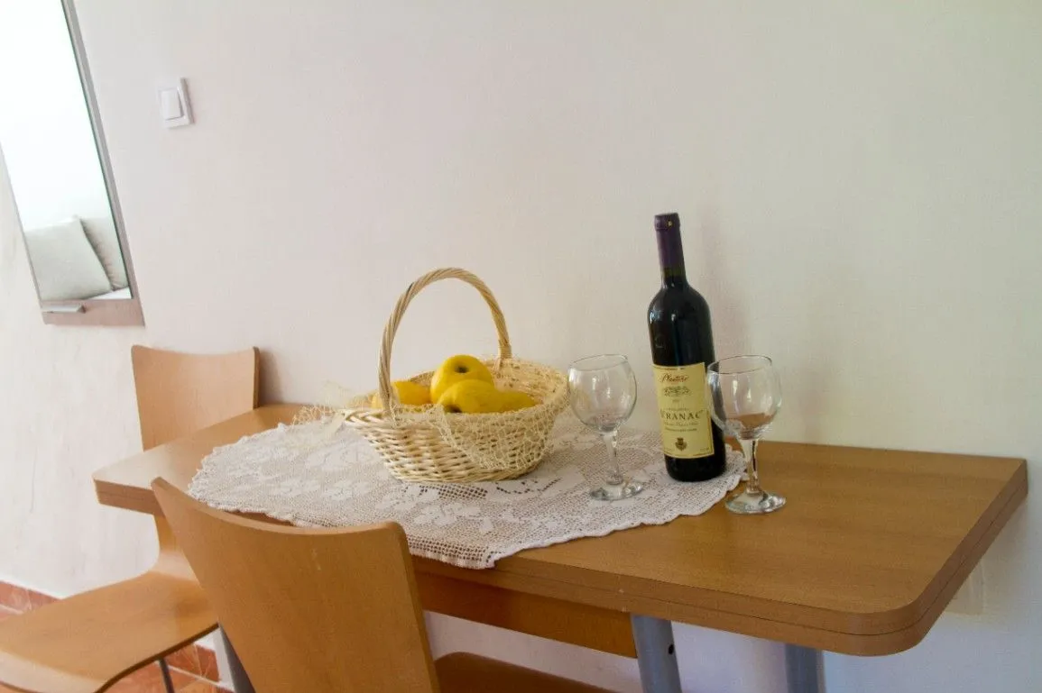 Sale, studio apartment, 26m², Sveti Stefan, Budva
