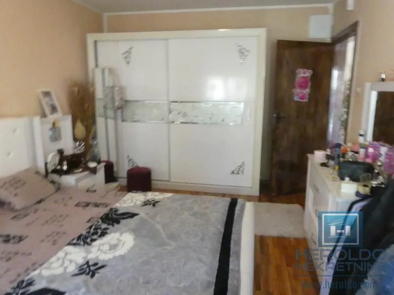 Prodaja, kuća, 380m², Pivara, Jagodina